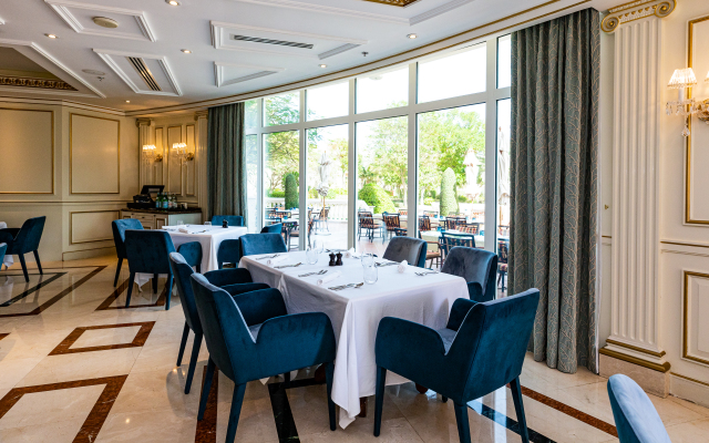 Kempinski Palm Jumeirah Hotel & Residences