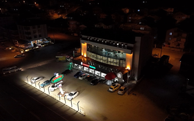 Отель Ren Business