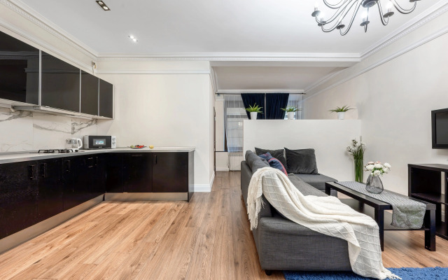 Квартира у Taвpичeского сада