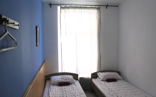 BedAndBike Hostel