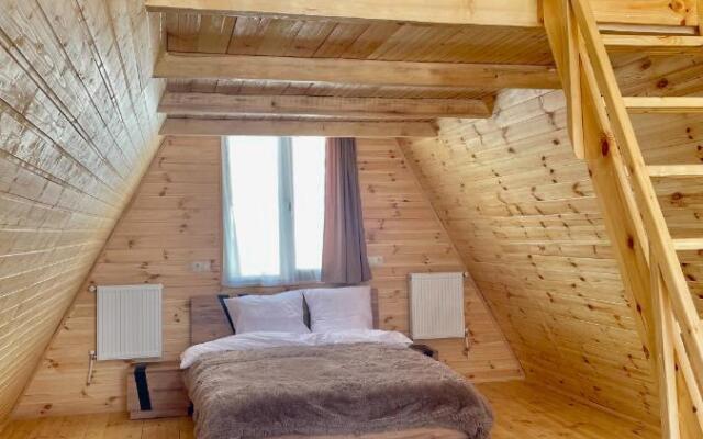 Gostevoy Dom Twin Cottages Kazbegi