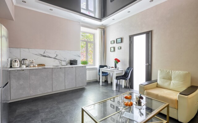 Апартаменты MMyhomeYourhome на Невском 84-86