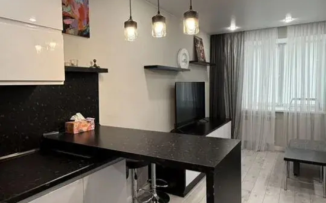 Квартира евро-двухкомнатная на улице Лаврова 9А