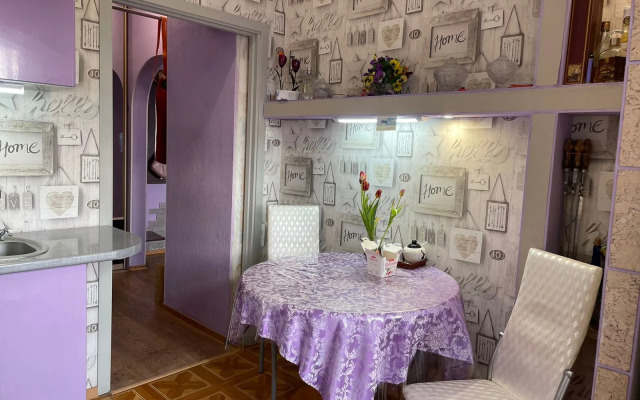 Komfortnaya 2kh-Komnatnaya Kvartira Flat