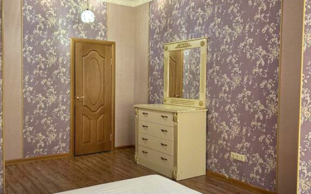 Na Prospekte Kirova Flat
