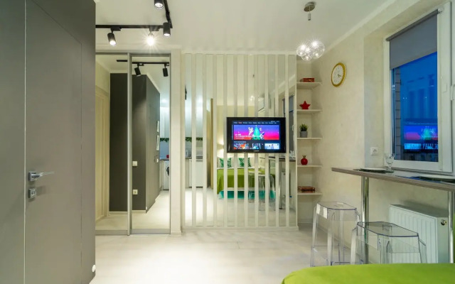 Apartamenty Studiya Malahit s Paryashchej Krovat'yu