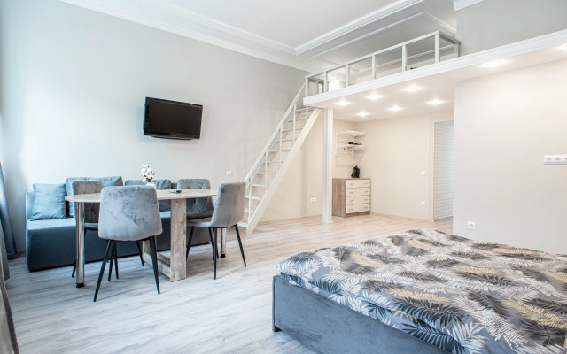 Квартира Стильная Евродвушка с Балконом в Центре Петроградской