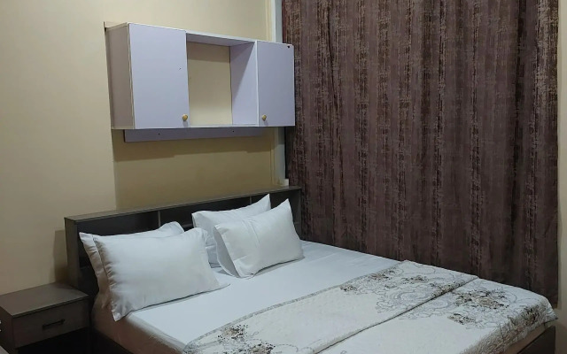 Benitah Capsule Family Rooms and Partitions Hostel