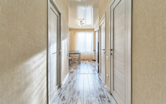 Na Lunacharskogo 5 Flat