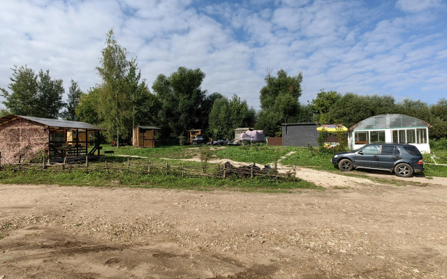 Glamping Nomad by the river