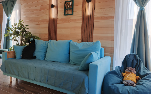 V Gostyakh U Dubrovskikh Guest house