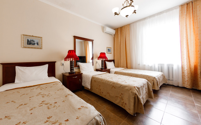 Uyut Tamani Hotel