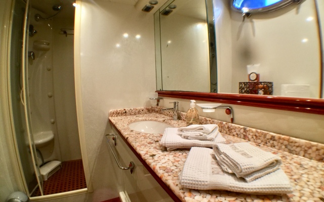 Sanremo Luxury Boat & Breakfast Mini-Hotel