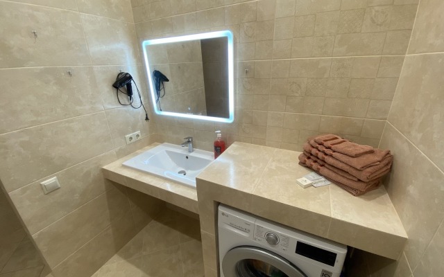 233 Mira 44lit6 Apartments