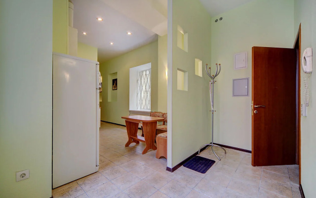 Апартаменты у площади Восстания