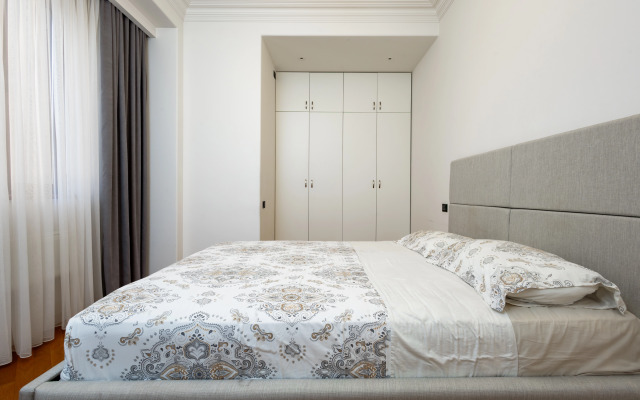 3-K Kvartira na Prospekte Sayat-Novy Flat