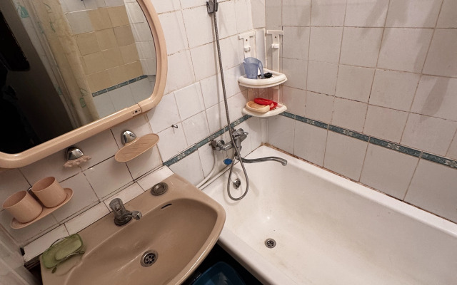 Tryokhkomnatnaya Na Lunacharskogo 48 Flat