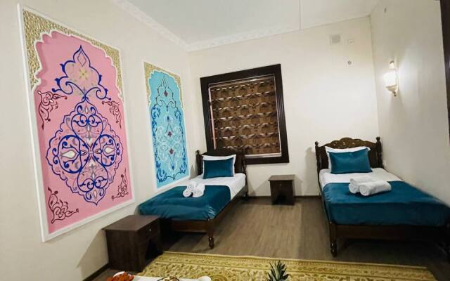 Jumadaler Emir's Palace in the Old City Hotel