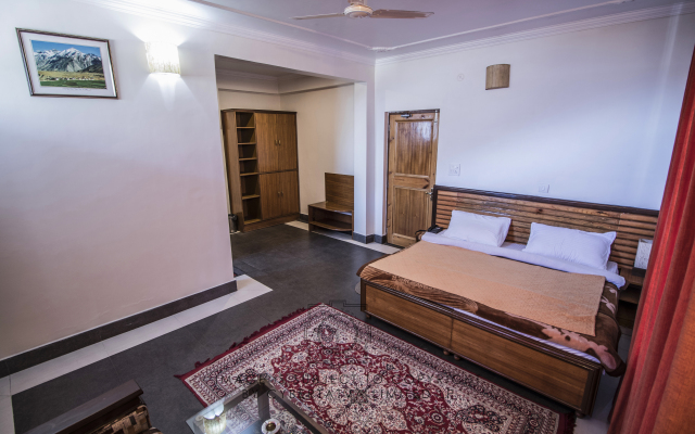 The Lodge Hotel