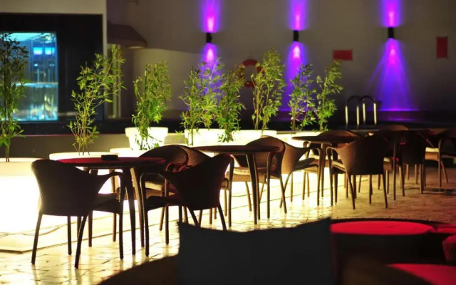 Отель Golden Tulip Muscat