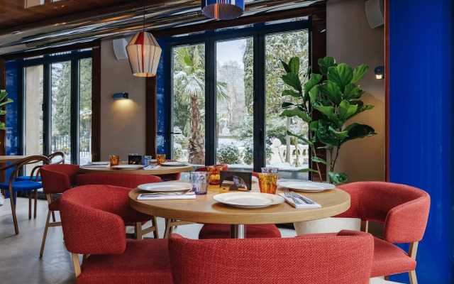 Lyuks Odnokomnatny S Balkonom v otele Grand Cascade Apartments