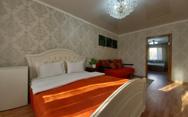 Oranzhevy Mir Flat