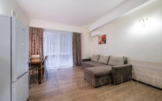 Oplot - S dvumya spal'nyami i vannoj 2 Apartments