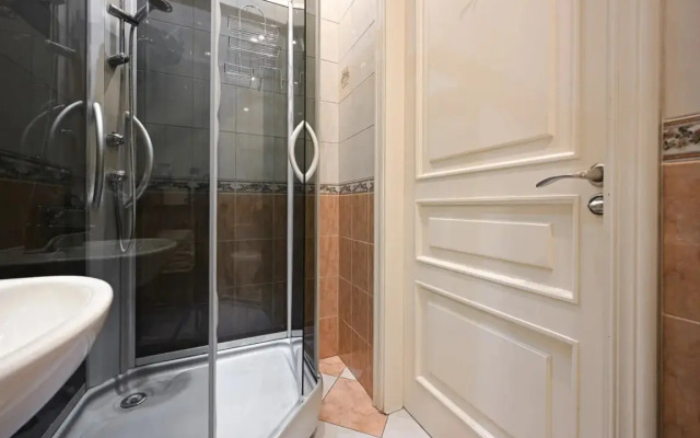 1912 U Anichkova Mosta №1 Apartments