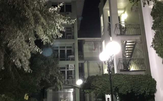 Отель Малибу