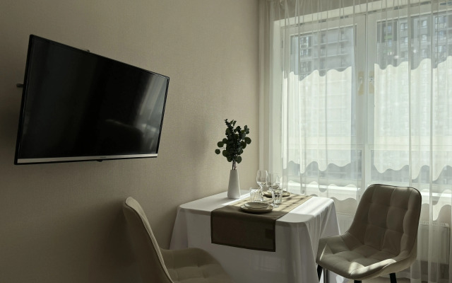 V ZHK Entuziastov Apartments