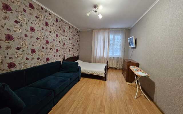 Na Ulitse Kuryzhova 19 Flat