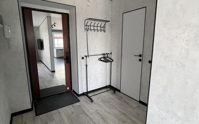 Yevrodvushka Na Komarova Flat