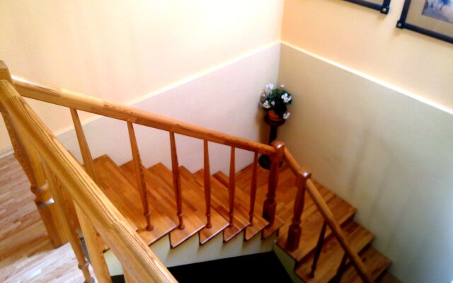 Central House Lesnoi Guest House