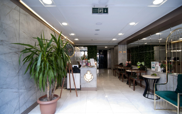 Nova City Hotel