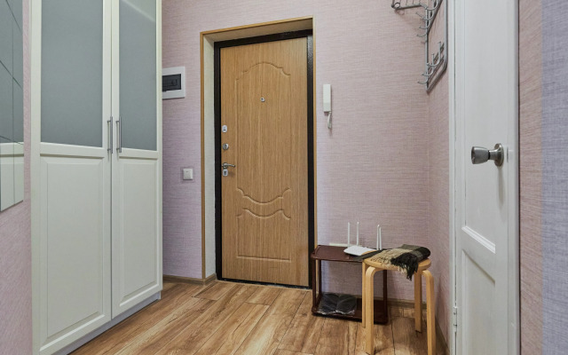 Komfortabelnaya Ryadom S Krasnoarmeyskoy Flat