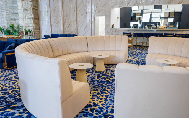 Отель Космос Ла Валли