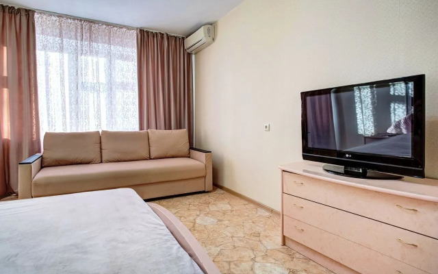 Na Ulitse Permyakova 72 Flat