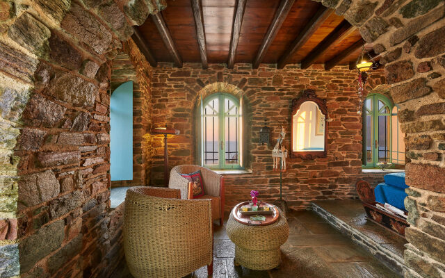 Green n Blue Apartments