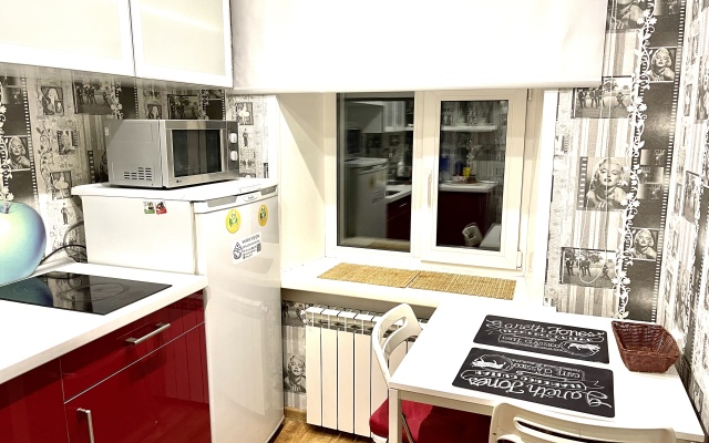 Studiya Na Tihonova Mirnydom Apartments
