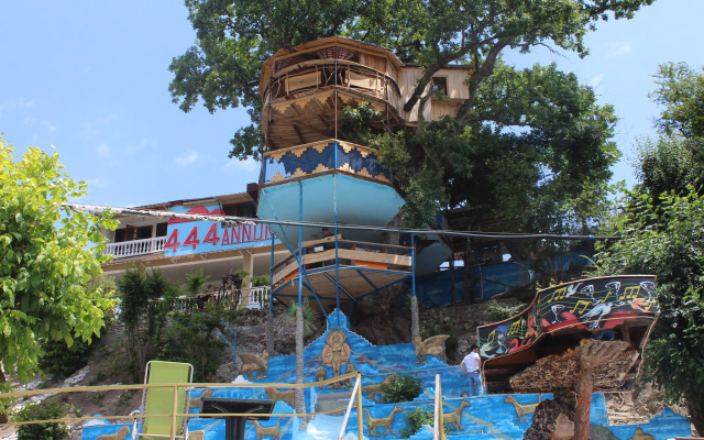 Annunaki 444 Guest House