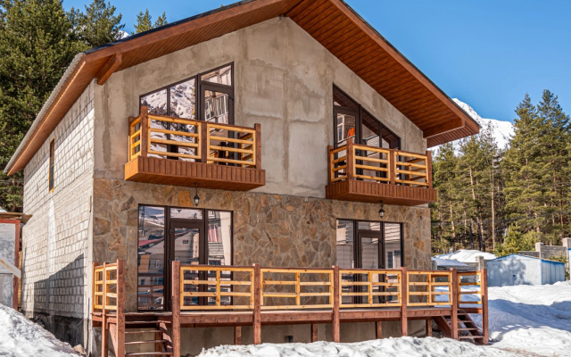 Вилла Семейная с Видом на Горы в Терсколе от Квартирукинг