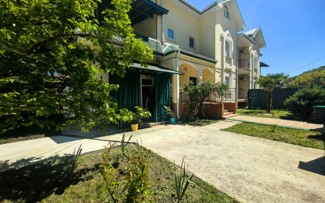 Меблированные комнаты  Малахит