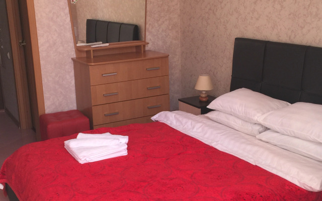 Studiya s vidom na sad Apartments