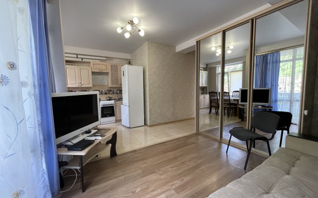 2-Kh Komnatnaya V Tsentralnom Rayone Sochi Flat