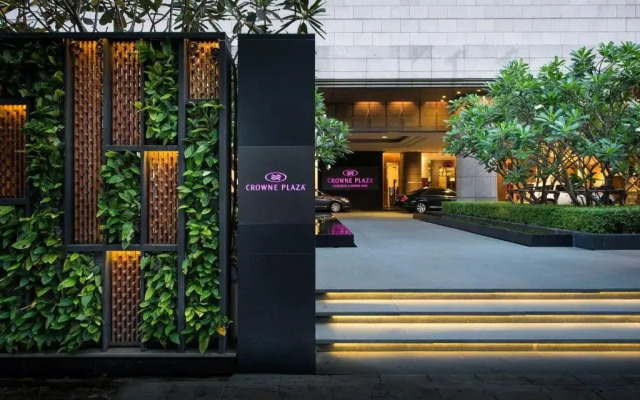 Отель Crowne Plaza Bangkok Lumpini Park by IHG