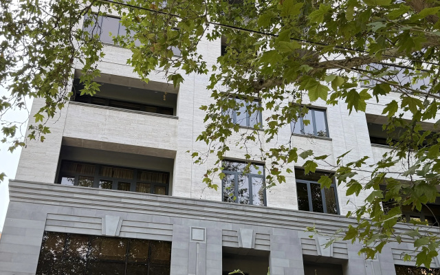 Apartamenty s 2 spal'nami i balkonom v centre goroda ot Sweet Home