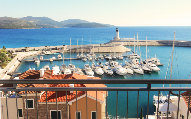 Lustica Bay Magnolia Apartment, Flat