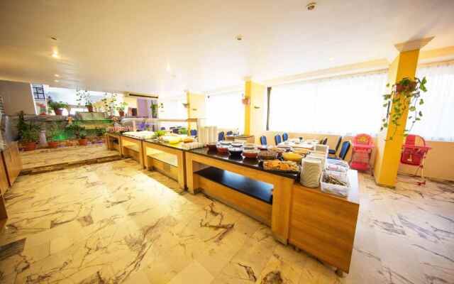 Tuntas Beach Hotel Altinkum