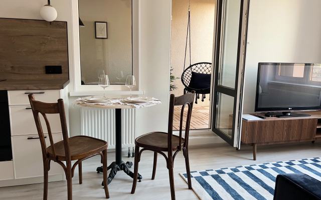 Апартаменты на Фарфоровская 7/1