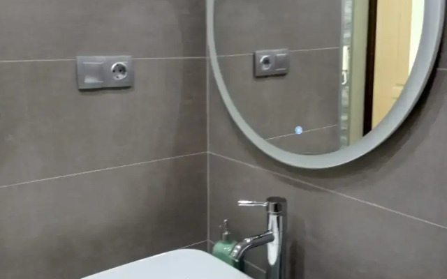 Green Fox Na Naberezhnoy Privolzhskogo Zatona 22a Flat